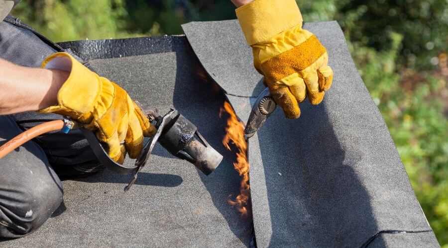 Expert Emergency Roof Repairs services in Cole Camp, MO